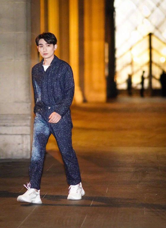 罗云熙拍戏踩高跷,朱一龙穿十厘米高跟鞋