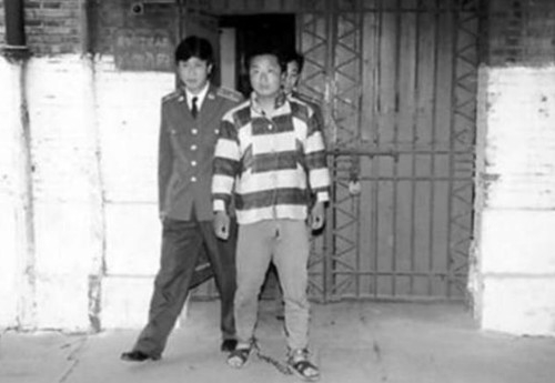 上海“敲头案”:为谋财他专敲人脑袋,1月内14人被敲,后如何?