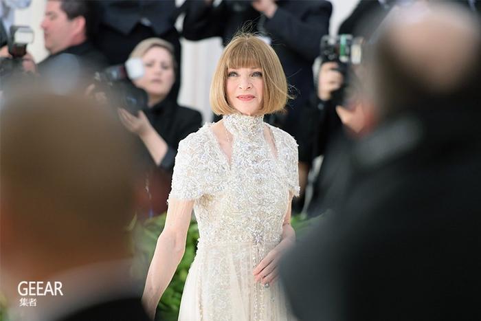 时尚教主Anna Wintour认可的运动鞋，就是这双Nike经典款球鞋！