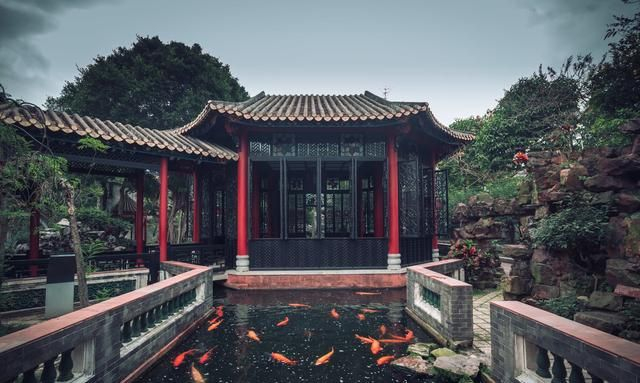 广东著名四大名园又称岭南四大园林，佛山占了两个