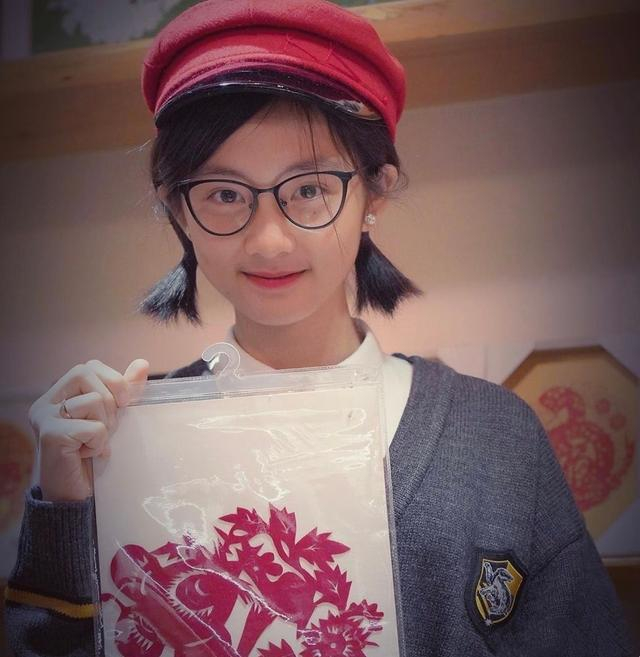 皮肤黑颜值不太高,被黄磊约束学校没朋友|黄忆慈|黄磊|同学_新浪新闻