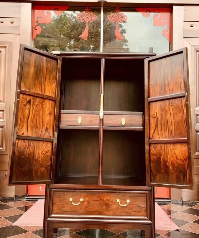 老挝大红酸枝，全独板圆角柜，红木家具珍藏款