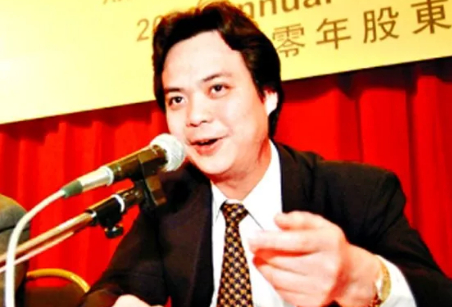 重庆首富：从白手起家到身价200亿，豪掷18亿抢下沙特王储豪宅！