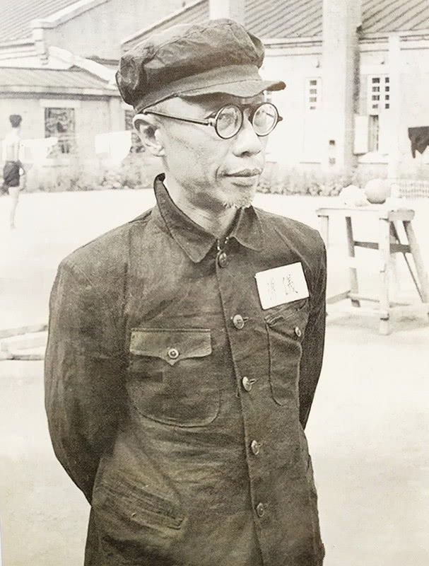末代皇帝溥仪10年改造生涯：最厌恶值日倒马桶，特赦时高呼四个字|抚顺_新浪新闻