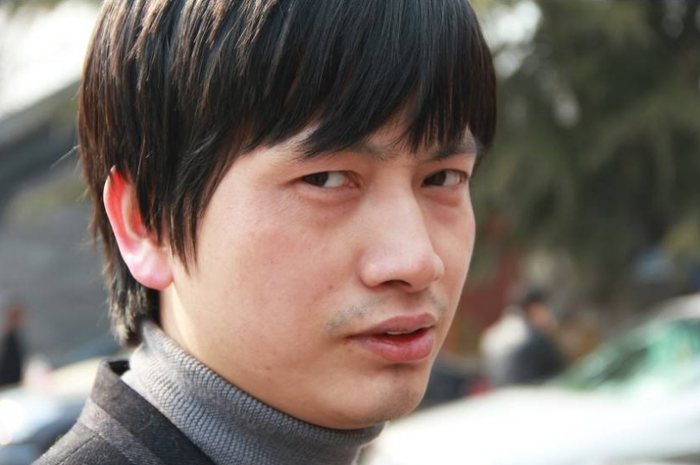 12年前易中天因《品三国》错处多,被读者索赔2050元,后来怎样了|张一一_新浪新闻