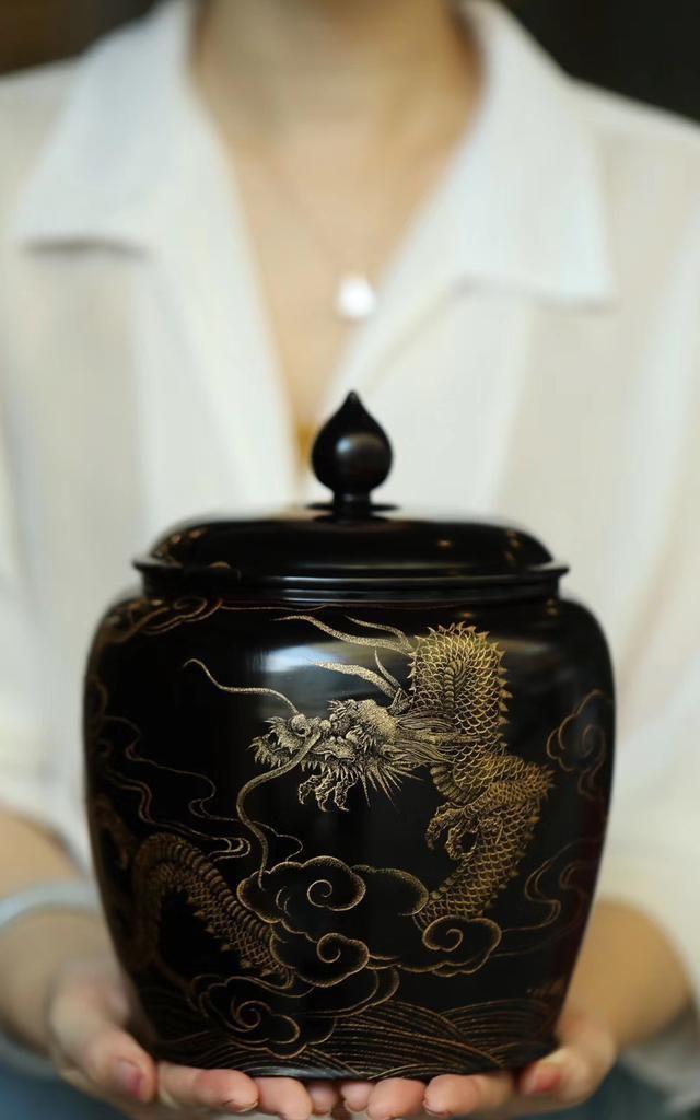 小叶紫檀，戗金双龙图，茶室大茶罐