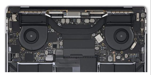 新MacBookAir的缺点出现！风扇吵和散热不佳温度高达100摄氏度