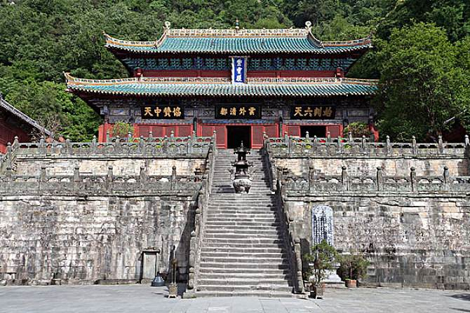 湖北一600年道观,在此修行的全是女性,曾被皇帝封“紫霄福地”|武当山|紫霄宫|景点|旅游|父母殿_新浪新闻