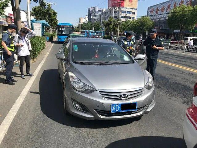 常州金坛东站一举查获非法营运的“黑车”4辆！