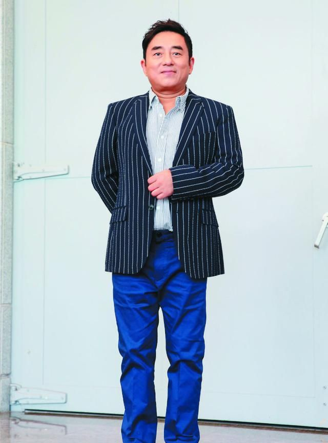 56岁吕方结婚了,娶小16岁千万富婆|Rainbow|郑裕玲_新浪娱乐_新浪新闻