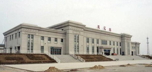 吉林省四平一个县级市，和内蒙古、辽宁接壤，拥有一马树景区