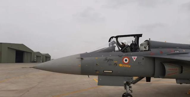 铜川军迷，印度空军最新动向，“光辉”战机持续扩编意味着什么