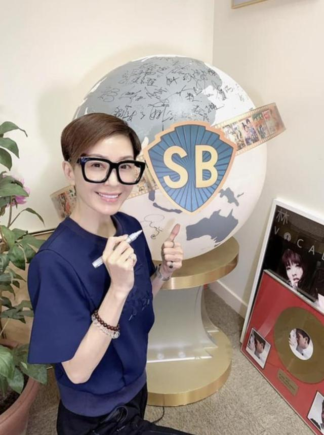 51岁伍咏薇时隔七年重返TVB携陈山聪拍剧，姐弟关系破冰后初合作