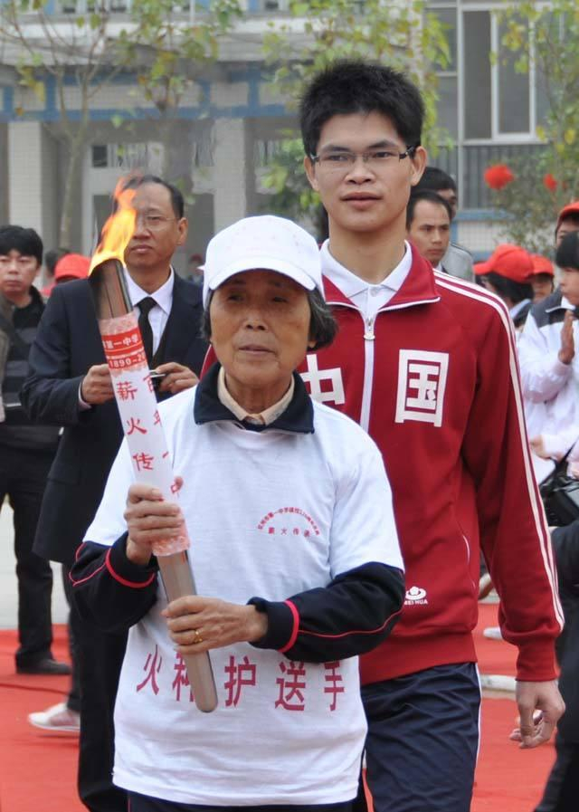 抗法民族英雄冯子材,他的子孙后代现状如何?|法国|法军|镇南关|清军|冯相荣_新浪新闻