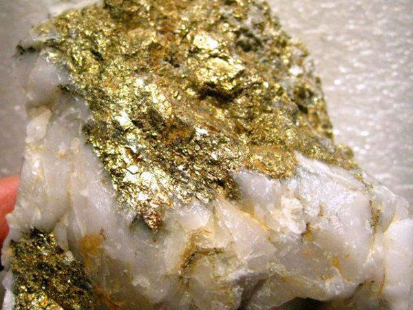 岩石金贸易行业的最新动态