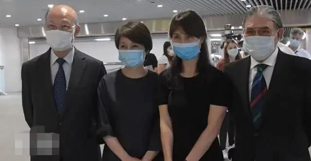 赌王病逝后首个股东会，四太笑容甜二房主大局，原配三房无人露面