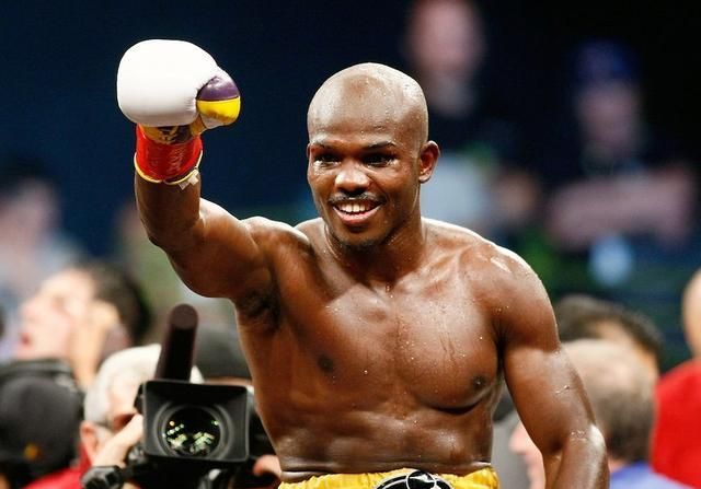 黑人拳王爆料,由于自己驾驶豪车,结果遭白人警察歧视性盘问!