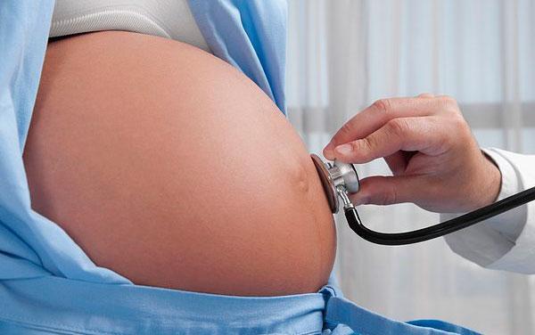 哪些原因可能导致孕妈妈早产？应该如何预防？孕晚期的保养很重要