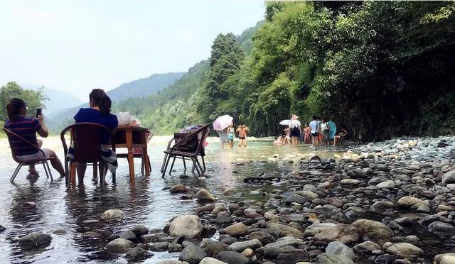 探寻自然乐土：山泉镇的农家乐魅力