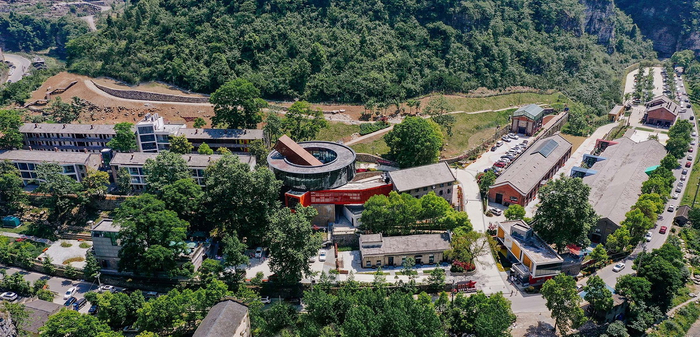809兵工厂遗址改造-酒店部分 / 三文建筑