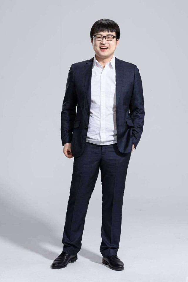 王者荣耀estar再换主教练t将军将重心转向英雄联盟了吗