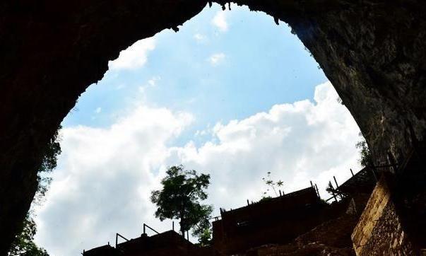 云南“天下第一奇村”，全村住在同一山洞，足足延续两百年
