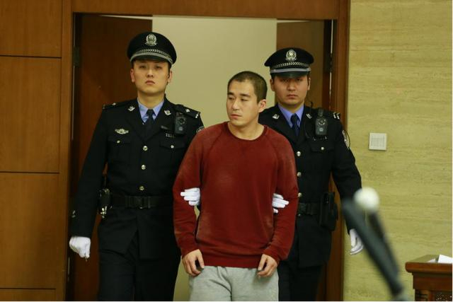 “劣迹”艺人牛萌萌事件始末| 迷惑行为终究不能使其逃脱