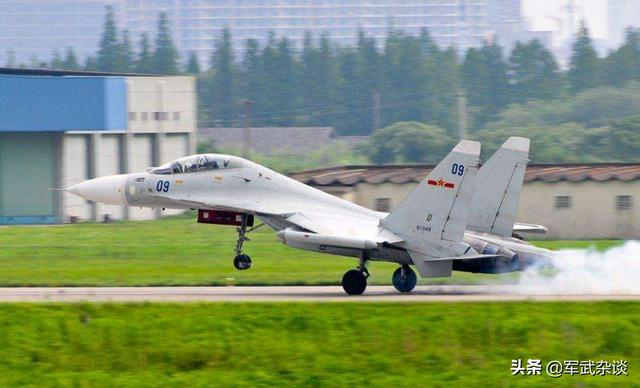 中国100架苏-30战斗机何去何从?是升级后继续服役,还是等待退役|歼-16|中国空军|苏-30MKK|苏-30MK2|俄罗斯_新浪新闻