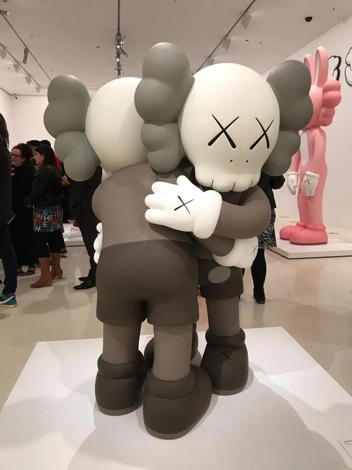 RR · ART | 天生色弱的他，为何被誉为“下一个 Kaws”？