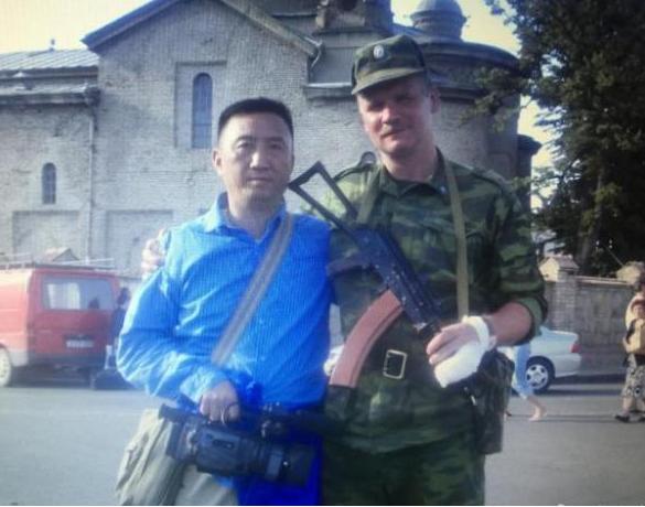 俄罗斯特种兵因救中国记者而牺牲，记者承诺照顾其妻儿，后来怎样