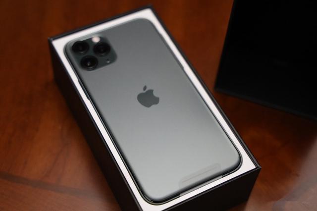 iPhone 11Pro价格大跌，成最香苹果手机！果粉：期待iPhone 12