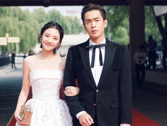 张若昀的结婚照，赵丽颖的结婚照，看到魏晨：也就你敢这么拍