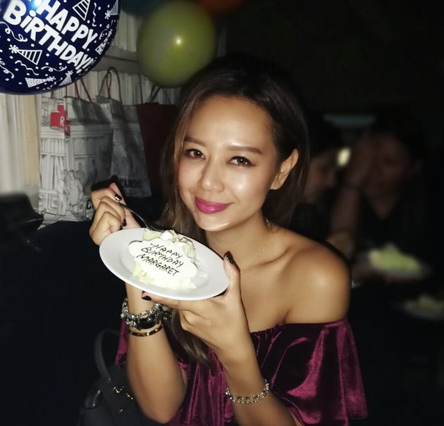 43岁钟丽淇结婚十年与丈夫患难见真情，9岁女儿会走路夫妻感欣慰