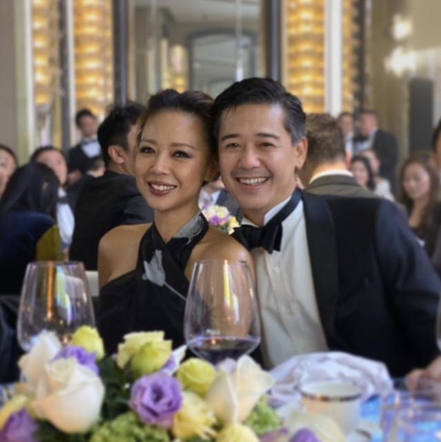 43岁钟丽淇结婚十年与丈夫患难见真情，9岁女儿会走路夫妻感欣慰