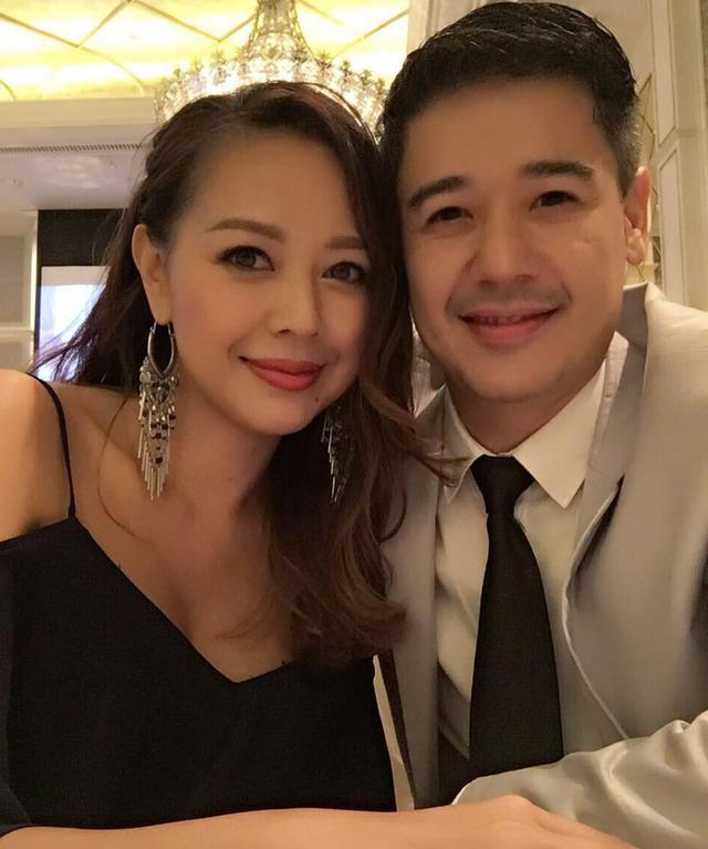 43岁钟丽淇结婚十年与丈夫患难见真情，9岁女儿会走路夫妻感欣慰
