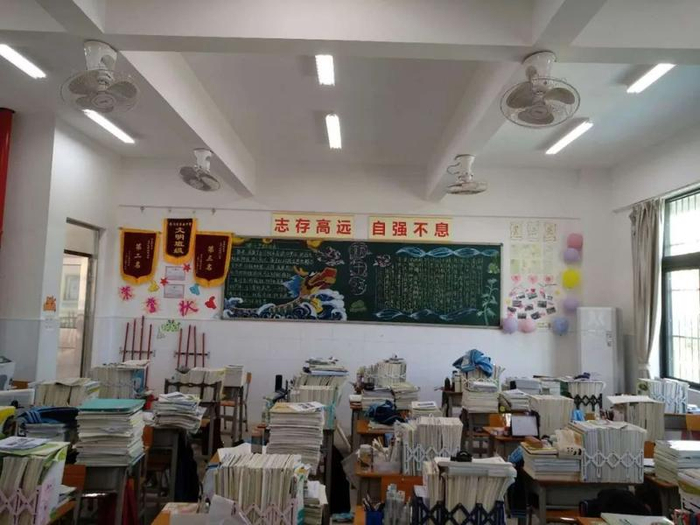 惠阳区第五中学及附属小学开展“最美教室”“最美宿舍”评选活动