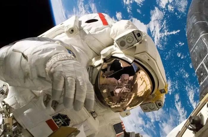 在太空328天，宇航员科赫重返地球，刷新女性停留太空最长纪录