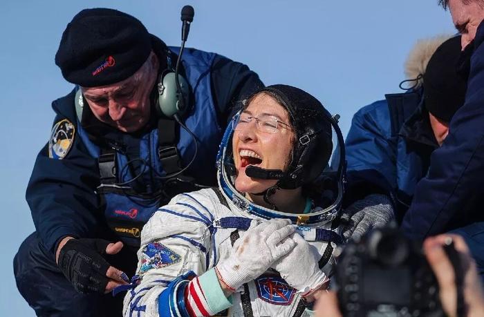 在太空328天，宇航员科赫重返地球，刷新女性停留太空最长纪录