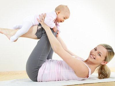 丹麦妈妈晒孕期、孕后肚子对比照，张张泪目，网友感慨：当妈不易