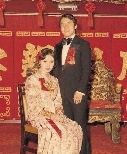 都说浪子回头金不换，曾志伟两位妻子痴心相待20年，也未见他收心