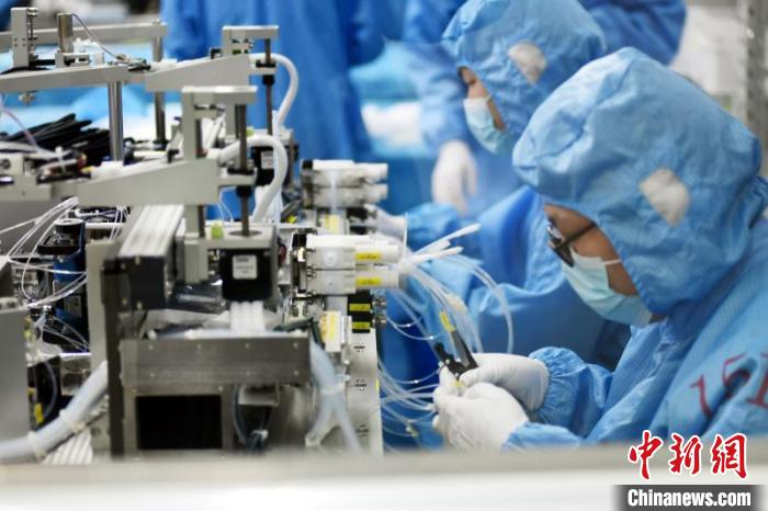 沈阳高新区企业生产车间内。　沈阳高新区供图 