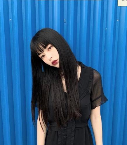 盐系女生发型,时而清冷柔美,时而精致英气|英气|百变|长发_新浪新闻