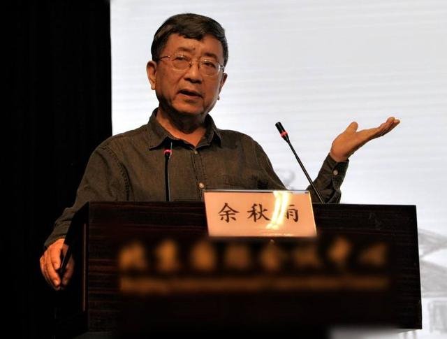金文明出书“炮轰”余秋雨，纠正其散文偏误126处，余：找茬来的