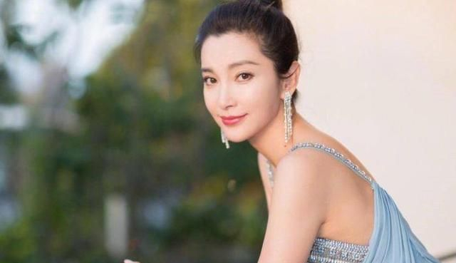 结婚20多年的李冰冰 老公被隐藏了20年 如今儿子已经20多岁