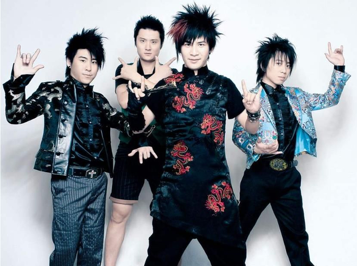 花儿乐队解散11年后重组，不见主唱大张伟，这是要砸花儿的招牌吗
