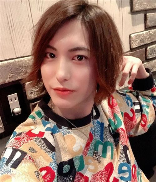 日本真实软饭男:26岁交15个富婆女友,每月上8天班,赚百万日元