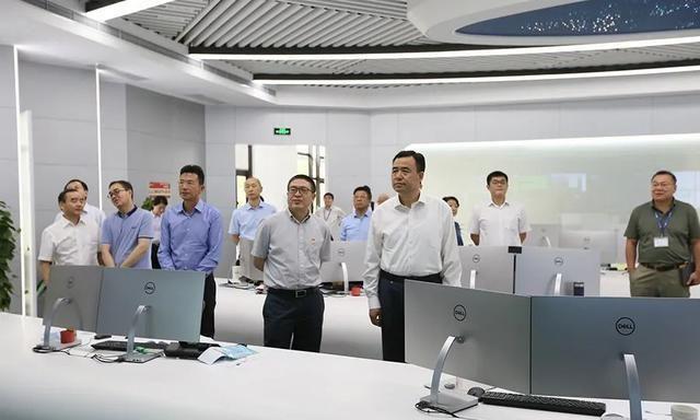 中广核新能源总经理李亦伦一行来访上海电气风电集团