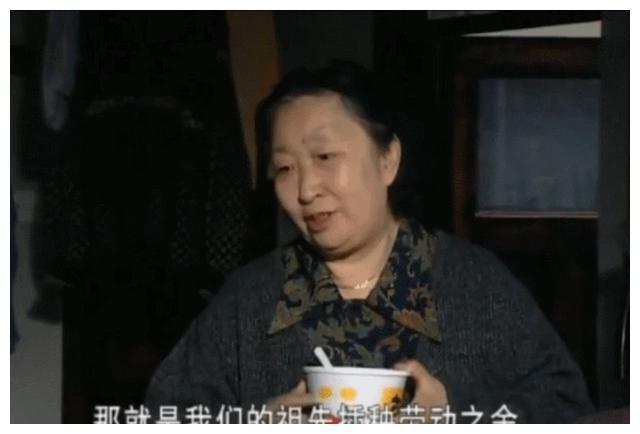 照顾瘫痪丈夫8年，儿女撮合再嫁姐夫19年，彭玉不为人知的一面