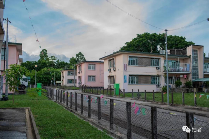  △&nbsp;7月6日，郑宝航居住的养老院附近有不少护老中心。