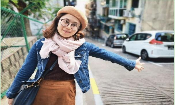 她是香港第一女童星,自小就和周星驰刘德华搭戏|关佩琳|童星|刘德华